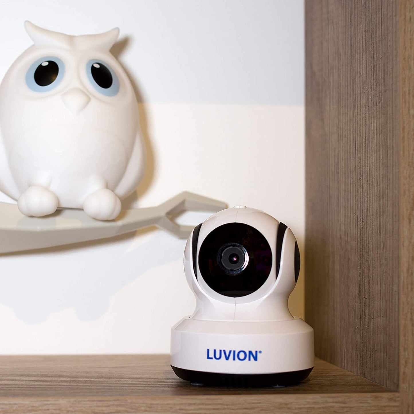 Luvion Essential Bestselgende babycall med kamera i Nederland, 3,5" LCD fargeskjerm, 250 m rekkevidde frisikt